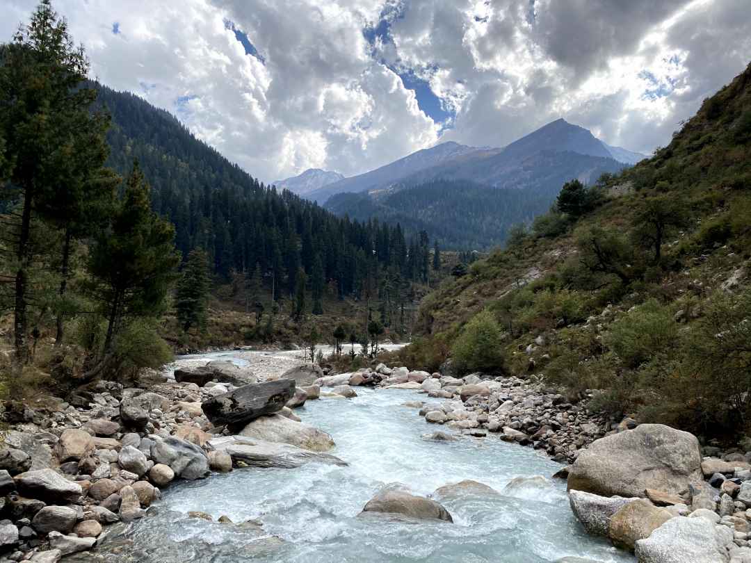 kasol trek distance