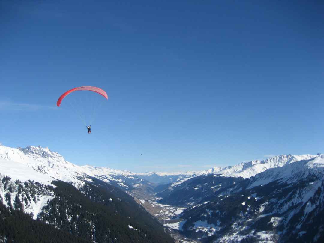 TANDEM PARAGLIDING IN SOLANG