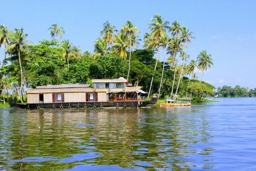 Types of Houseboats in Kerala
