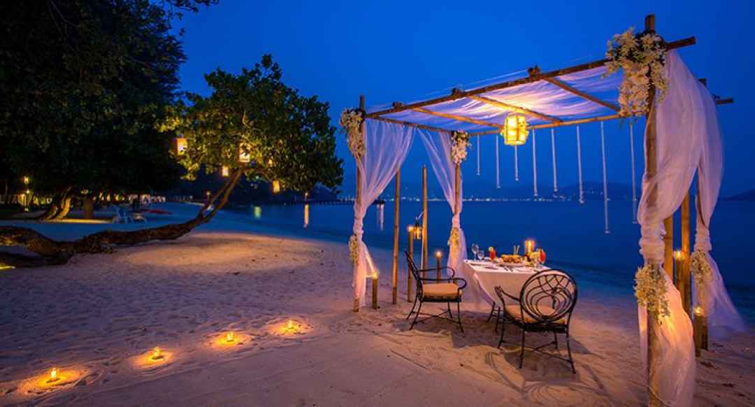 Honeymoon Special Candle Light Dinner In Havelock