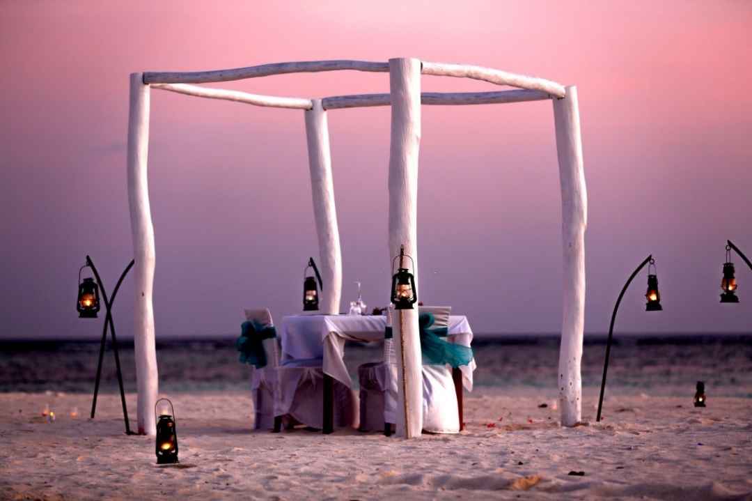 Romantic beach side dinner in goa