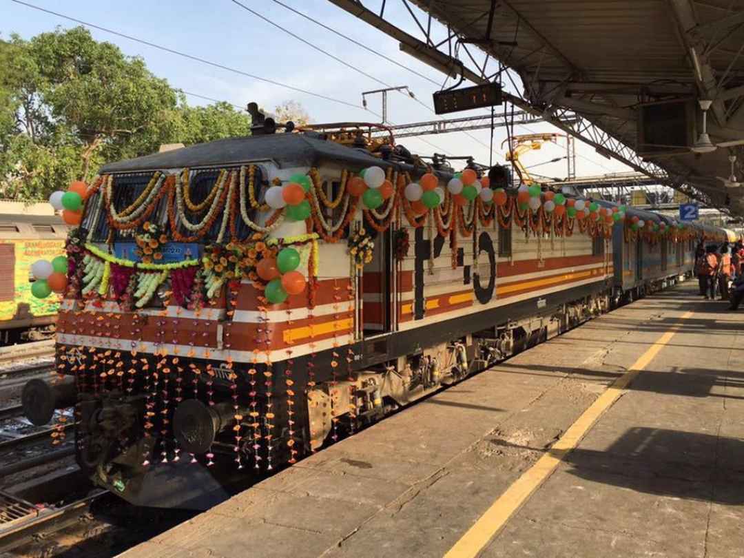 Taj Mahal Tour by Gatimaan Train or Rail All Inclusive