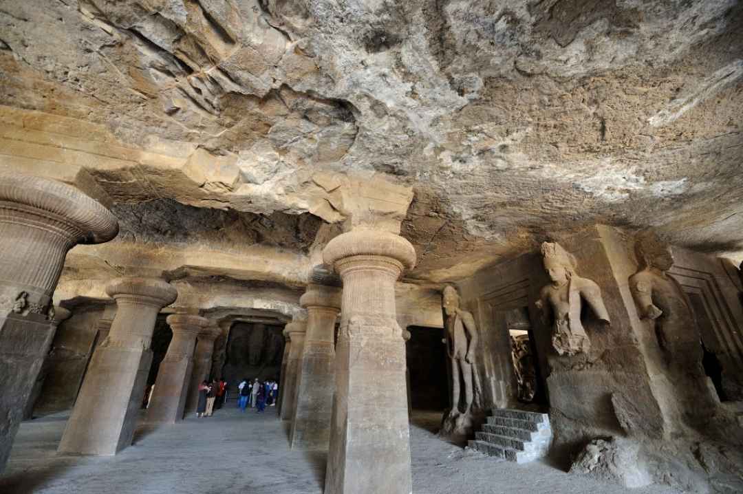 Haif Day Tour of Elephanta Caves and Prince of Wales Museum